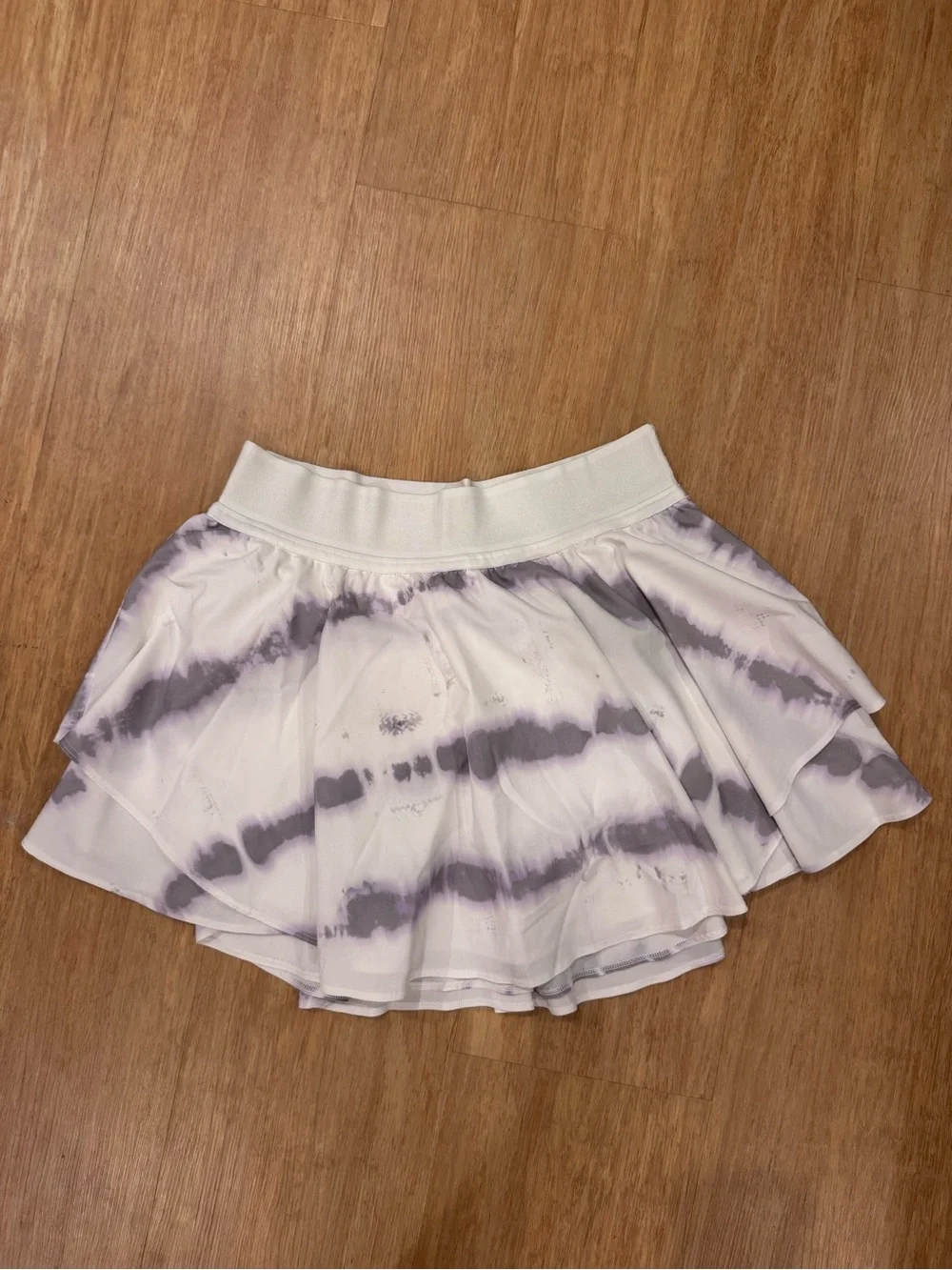 lululemon athletica White and Light Gray/purple Tie-Dye Circle Skirt; two layers